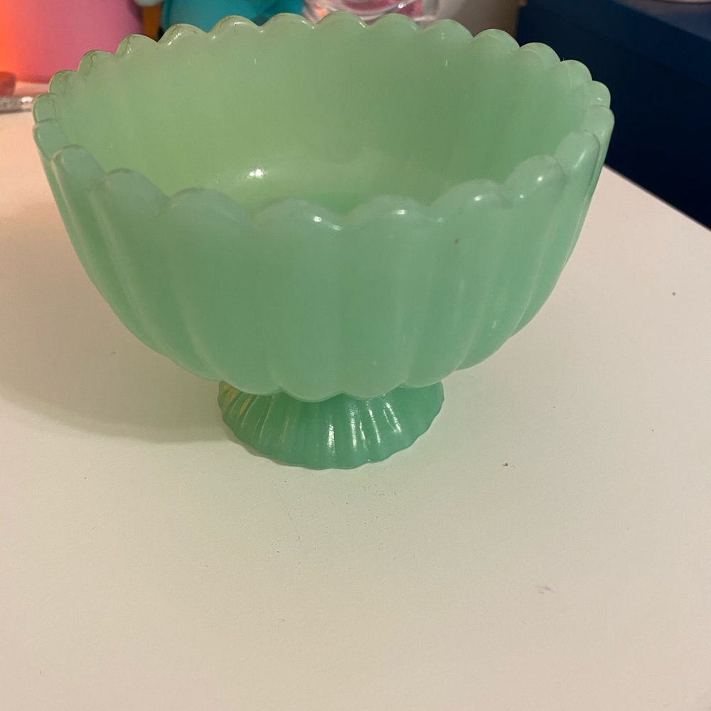 Jewelry / trinket holder